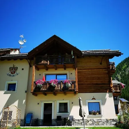 Al Bait Da Valeriano By Livigno Accomodation Exterior photo